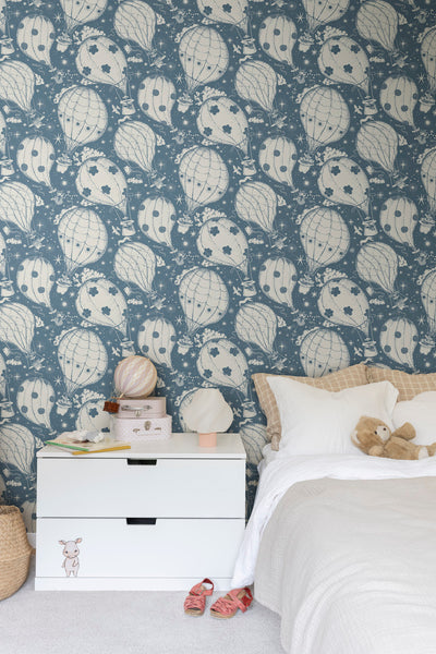 Ballongerna Balloon Nursery Wallpaper