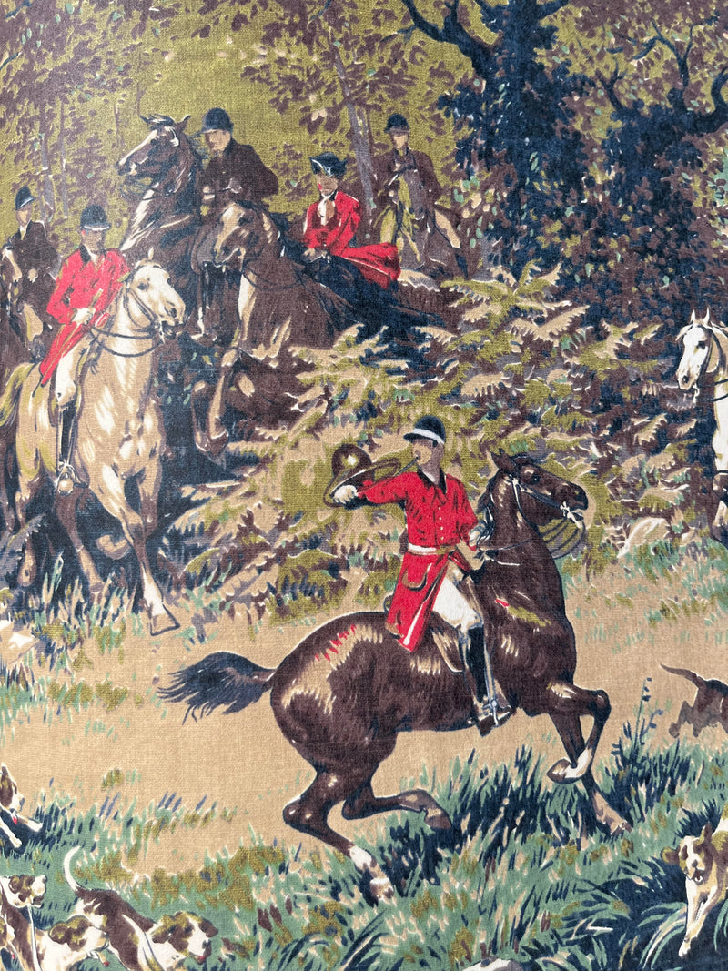 Taunton Vintage Horse and Hound Hunting Scene Wallpaper